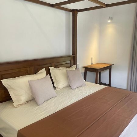 Pearl Gardens Midigama Hotel Luaran gambar