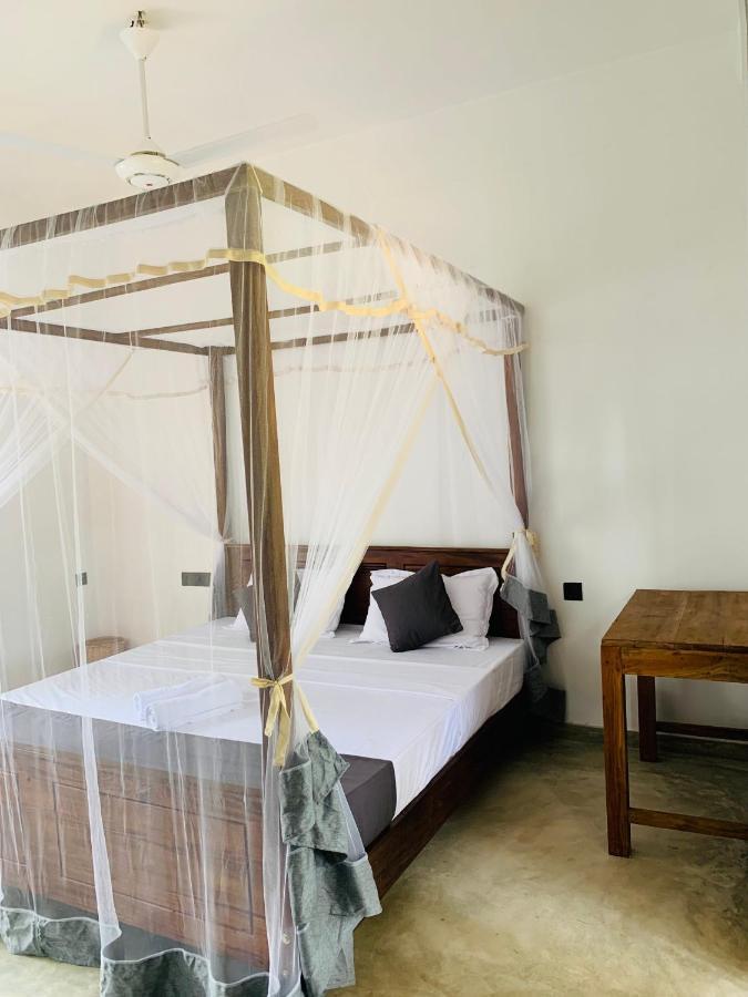 Pearl Gardens Midigama Hotel Luaran gambar