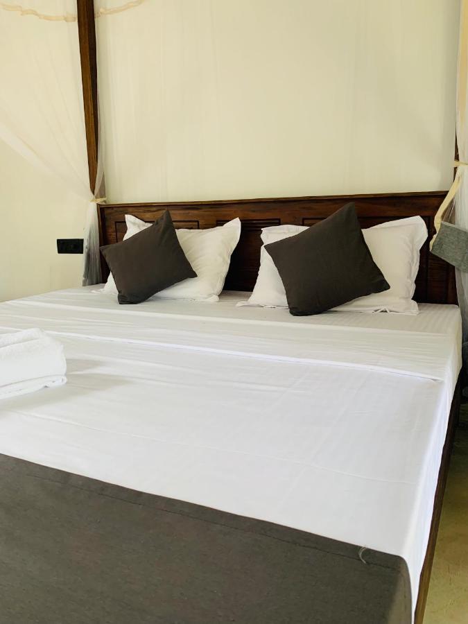 Pearl Gardens Midigama Hotel Luaran gambar