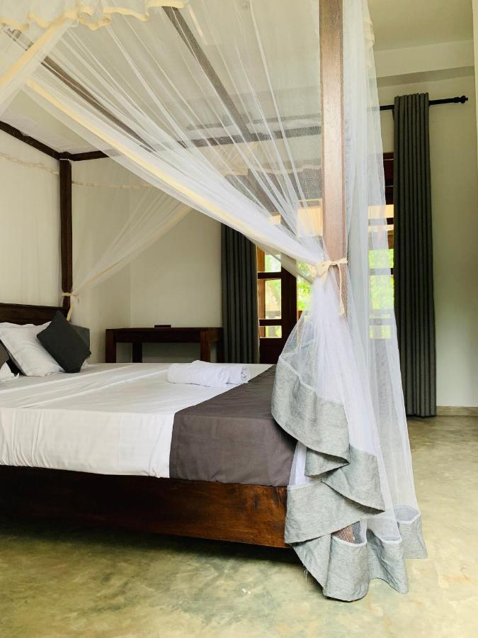 Pearl Gardens Midigama Hotel Luaran gambar