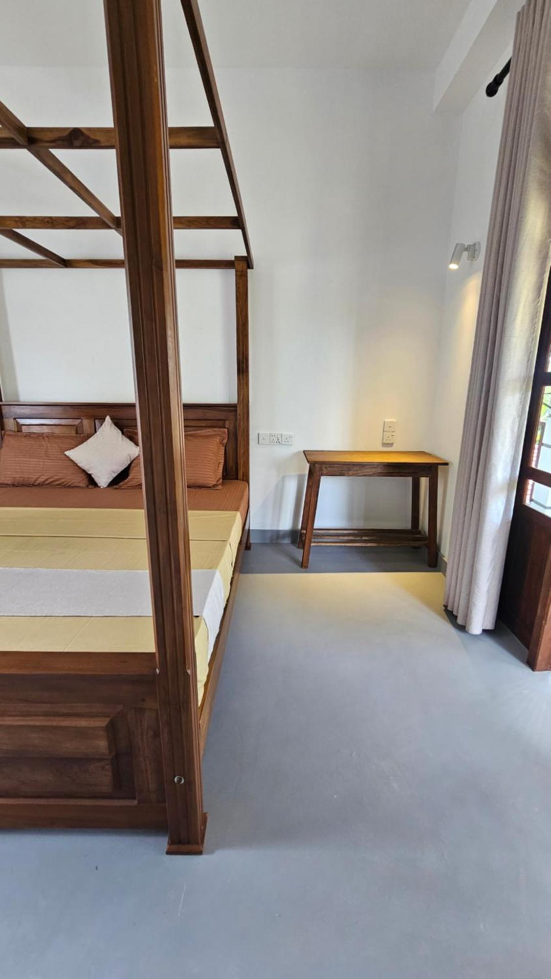Pearl Gardens Midigama Hotel Luaran gambar