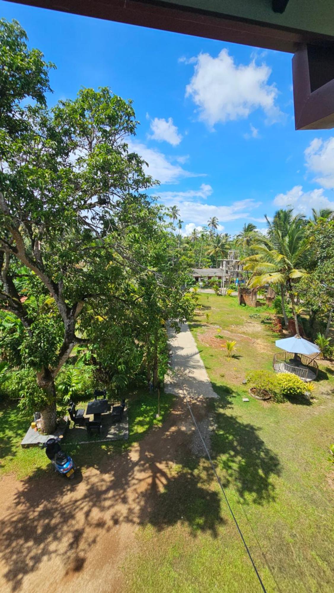 Pearl Gardens Midigama Hotel Luaran gambar